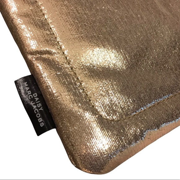 MARC JACOBS Daisy GOLD Lamé Cosmetic Pouch Accessories Case - Picture 5 of 5